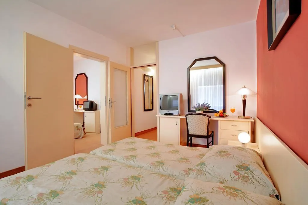 Pical Sunny Hotel By Valamar Porec 2*,