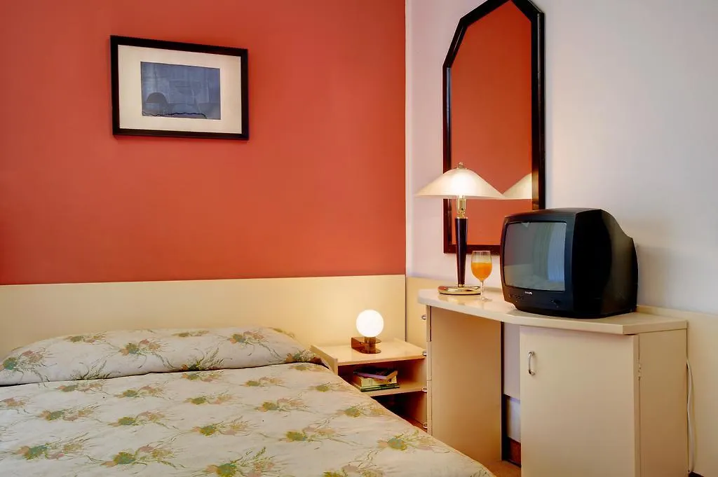 Pical Sunny Hotel By Valamar Porec